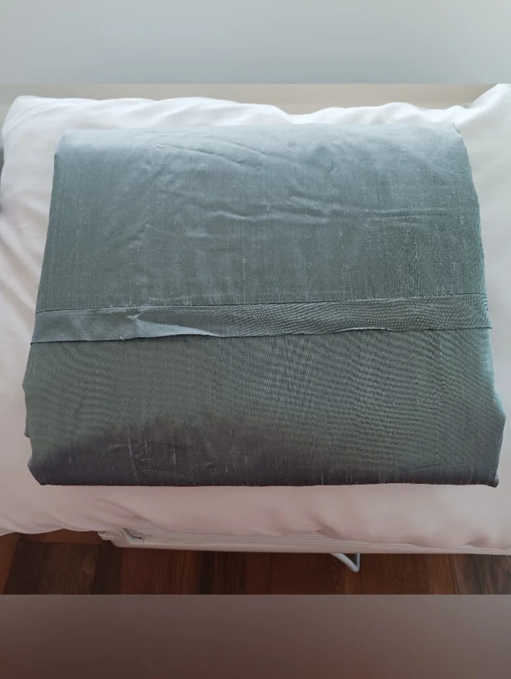 Empire Silk by PERI Full/Queen Duvet Cover 70% Silk Top 100% Cotton Back Peacock